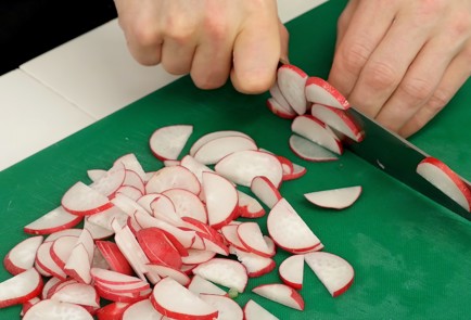 Фото шага рецепта Салат Весенний 126428 шаг 4  