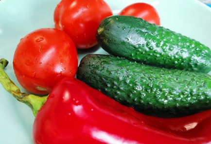 Фото шага рецепта Салат весенний 189215 шаг 1  