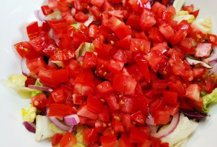 Фото шага рецепта Салат весенний 189215 шаг 6  