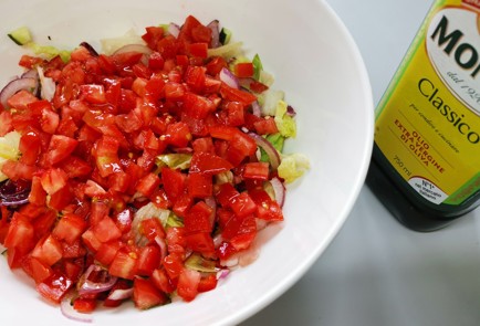 Фото шага рецепта Салат весенний 189215 шаг 8  