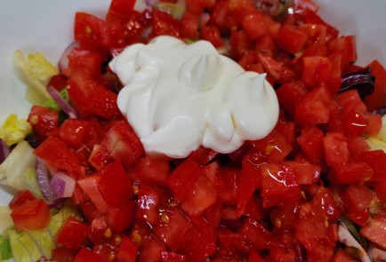 Фото шага рецепта Салат весенний 189215 шаг 9  