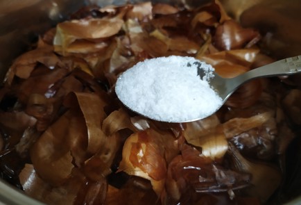 Фото шага рецепта Сало в луковой шелухе и специях 188856 шаг 4  