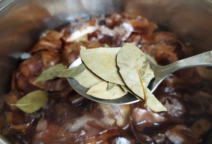 Фото шага рецепта Сало в луковой шелухе и специях 188856 шаг 6  