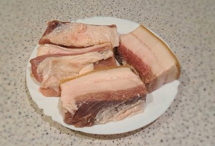 Фото шага рецепта Сало варенное в луковой шелухе 188252 шаг 7