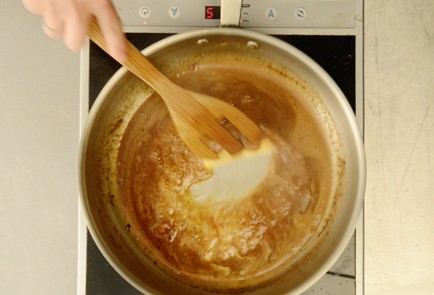 Фото шага рецепта Телятина сальтимбокка 49597 шаг 8  