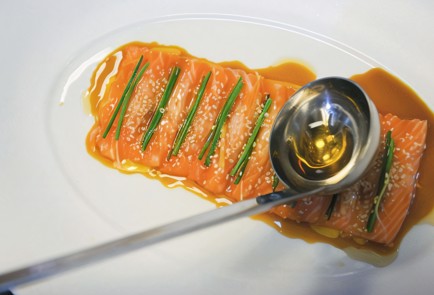 Фото шага рецепта Сашими из лосося 15884 шаг 4  