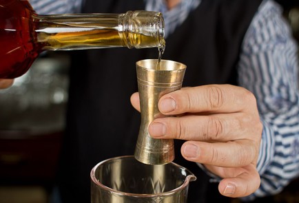 Фото шага рецепта Сазерак 35380 шаг 4  