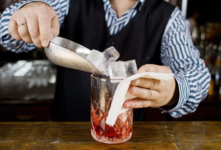 Фото шага рецепта Сазерак 35380 шаг 5  