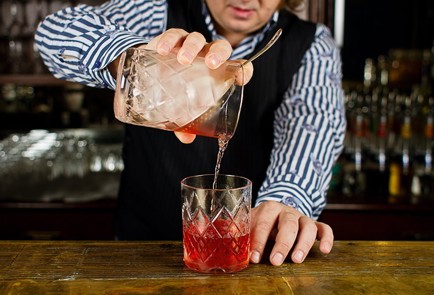 Фото шага рецепта Сазерак 35380 шаг 6  