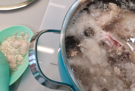 Фото шага рецепта Щи из индейки 174450 шаг 2  