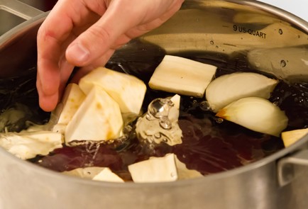 Фото шага рецепта Щи из кислой капусты 80693 шаг 1  