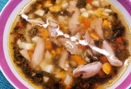 Фото шага рецепта Щи из курицы и индейки с щавелем и крапивой 152775 шаг 11  