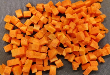 Фото шага рецепта Щи из курицы и индейки с щавелем и крапивой 152775 шаг 2  