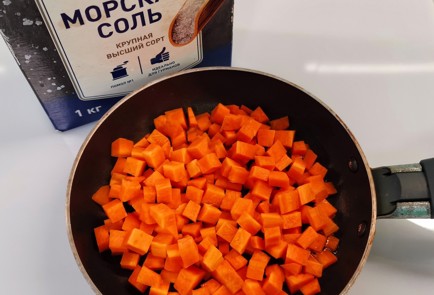 Фото шага рецепта Щи из курицы и индейки с щавелем и крапивой 152775 шаг 3  