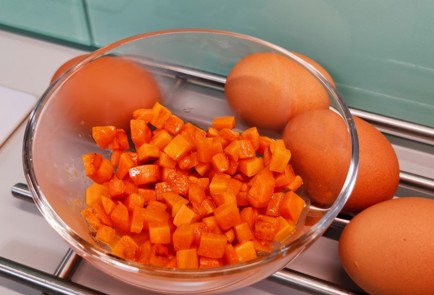 Фото шага рецепта Щи из курицы и индейки с щавелем и крапивой 152775 шаг 4  