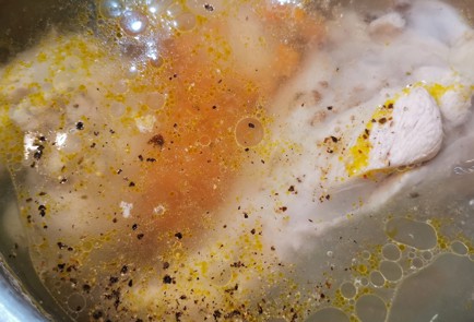 Фото шага рецепта Щи из курицы и индейки с щавелем и крапивой 152775 шаг 8  