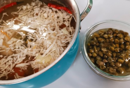 Фото шага рецепта Щи из квашеной капусты 188236 шаг 10  