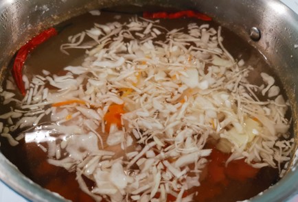 Фото шага рецепта Щи из квашеной капусты 188236 шаг 9  