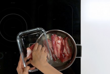 Фото шага рецепта Щи из свежей капусты 139539 шаг 1  