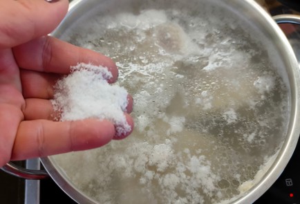 Фото шага рецепта Щи куриные с грибами 174951 шаг 4  