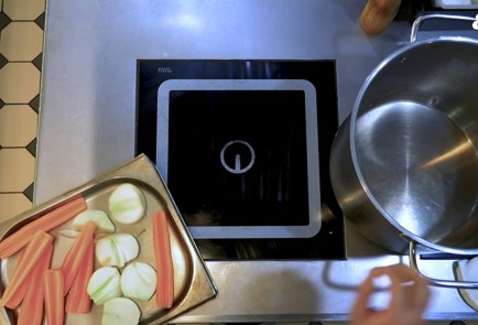 Фото шага рецепта Щи с беконом 152069 шаг 2  