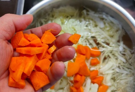 Фото шага рецепта Щи с фрикадельками 175624 шаг 9  