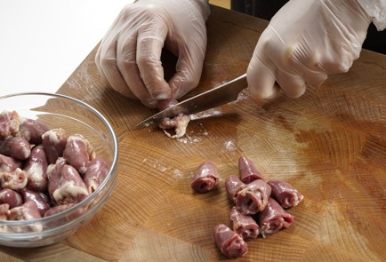 Фото шага рецепта Щи с куриными сердечками 152827 шаг 2  