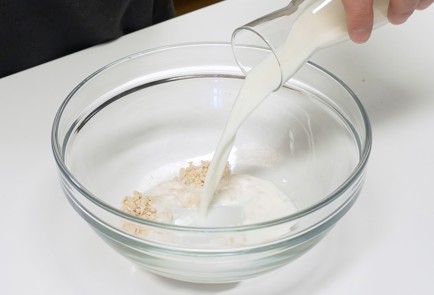 Фото шага рецепта Сдобные булочки 140057 шаг 1  