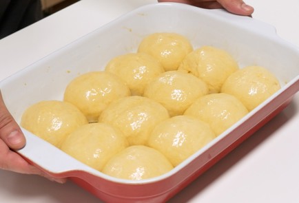 Фото шага рецепта Сдобные булочки 140057 шаг 10  