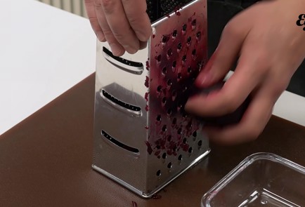 Фото шага рецепта Селедка под шубой 139942 шаг 8  