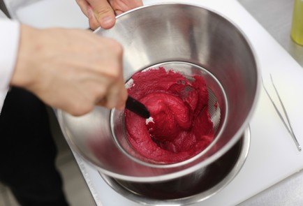 Фото шага рецепта Сельдь с картофелем луком и свеклой податски 137965 шаг 5