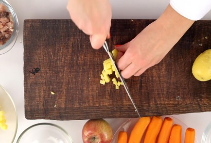 Фото шага рецепта Селедка под шубой 52358 шаг 1  