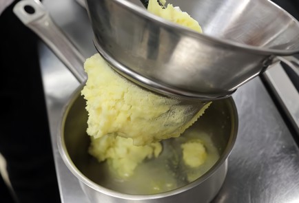 Фото шага рецепта Селедка под шубой податски 138703 шаг 3  