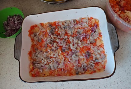 Фото шага рецепта Селедка под шубой с яблочным соусом 176166 шаг 14  