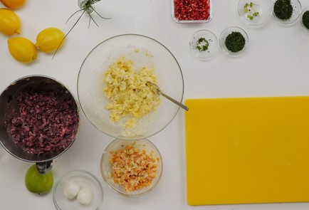 Фото шага рецепта Селедка под шубой с яблоком 91559 шаг 2  