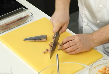 Фото шага рецепта Селедка под шубой с яблоком 91559 шаг 3  