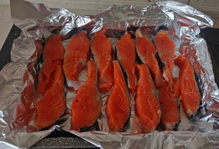 Фото шага рецепта Семга с брокколи в сливках 189491 шаг 2  