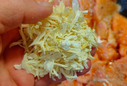 Фото шага рецепта Семга в сметанном соусе 191369 шаг 4  