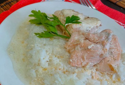 Фото шага рецепта Семга в сметанном соусе 191369 шаг 8  