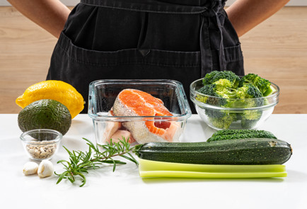 Фото шага рецепта Семга в аэрогриле с зеленым салатом 189916 шаг 1  