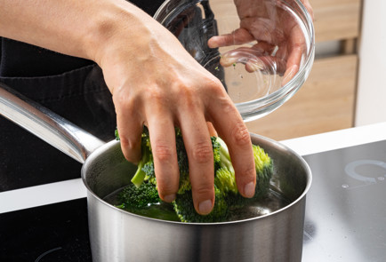 Фото шага рецепта Семга в аэрогриле с зеленым салатом 189916 шаг 2  