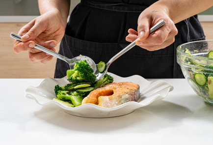 Фото шага рецепта Семга в аэрогриле с зеленым салатом 189916 шаг 9  