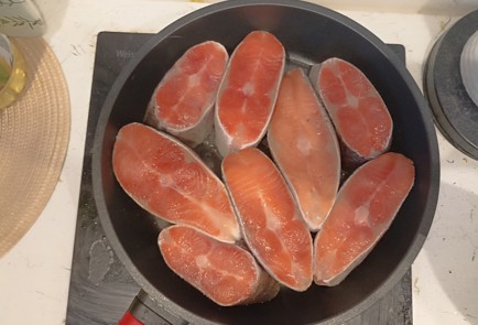 Фото шага рецепта Семга в сливках 191142 шаг 2  