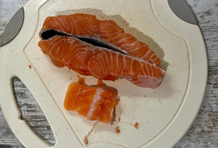 Фото шага рецепта Семга запеченная с молодым картофелем 175251 шаг 3  