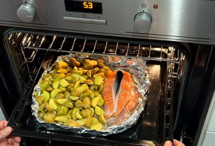 Фото шага рецепта Семга запеченная с молодым картофелем 175251 шаг 8  