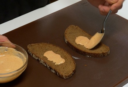 Фото шага рецепта Сэндвич Рубен 140069 шаг 6  