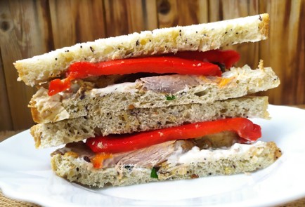 Фото шага рецепта Сэндвич с бужениной и запеченным перцем 189208 шаг 11  