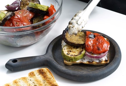 Фото шага рецепта Сэндвич с овощами гриль 152645 шаг 14