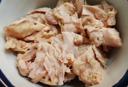 Фото шага рецепта Сэндвич с тунцом 189881 шаг 7  