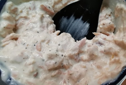 Фото шага рецепта Сэндвич с тунцом 189881 шаг 9  